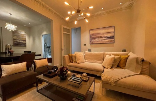 Southwark Casa | Quintessential Town House Close to Central London