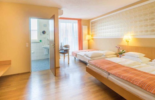 Zahringen Hotel | Habitación quíntuple con baño y ducha - Hotel Classic