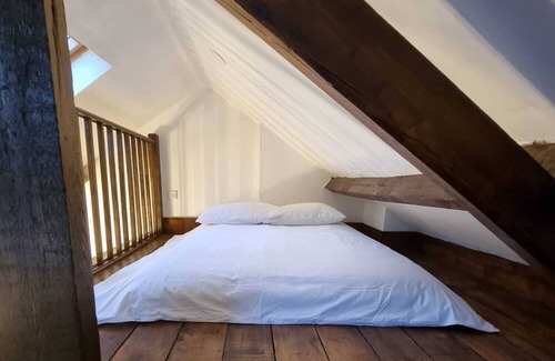 Kington St Michael Apartamento | Quirky cart shed renovation, en-suite bathroom, wood burner, close to amenities