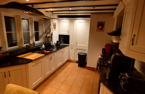 Idle Cabaña | Quirky cottage with 3 bedrooms & a hot tub