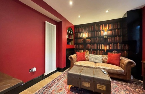 Northcote Apartamento | Quirky Split Level Cottage With Decked Patio