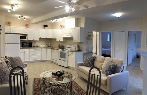 Maple Ridge Casa | Quite beautiful comforting house in the nature close to the lakes and parks