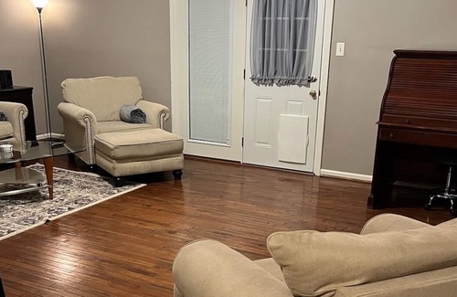 Knoxville Casa | Quite cul-da-sac home with amazing master!