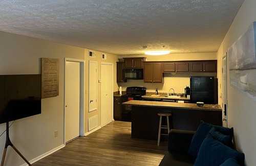 Hoover Apartamento | Quite one bedroom, five minutes to entertainment and shopping