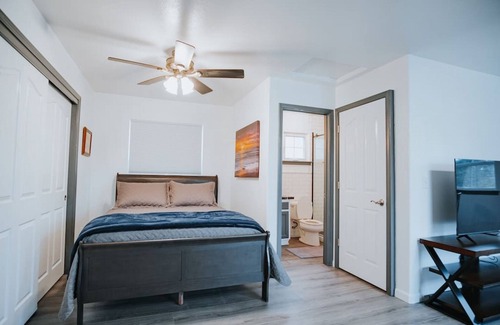 Chico Casa | Quite Studio w/ Patio and Laundry