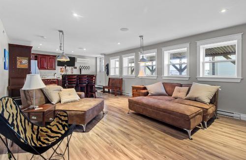 Quidi Vidi Casa | Qv Lake House 5bd Gym Bar Theatre