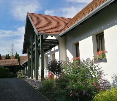 Rabagyarmat Apartamento | Rábagyarmati Apartman II