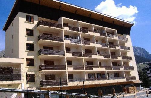 Montgenevre Apartamento | Résidence Alpet I - Petit prix au coeur village! Parking, balcon sud MAE-9184