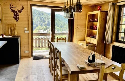 Flumet Chalet De Esquí | Résidence Chez Simone - Chalet Simone avec vue sur un village typique du Val d'Arly MAE-6374