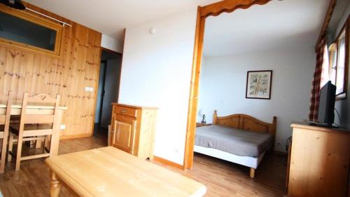 Puy-Saint-Vincent Apartamento | Résidence Dame Blanche - DBA210 - APPT 1 CHAMBRE + CABINE - BALCON - 6 PERSONNES - Secteur 1800 MAE-5181