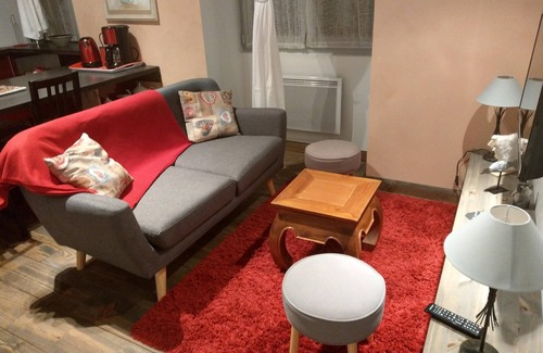 Eaux-Bonnes Apartamento | Apartamento-Rougail-Familiar-Baño con ducha-Vista al Jardín