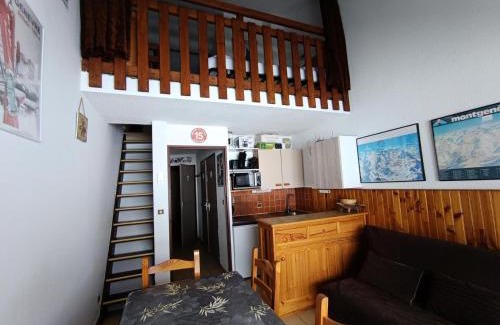 Montgenevre Apartamento | Résidence Ferme D'augustin - Batiment C - Grand duplex pour 6 personnes - Skis aux pieds MAE-8904