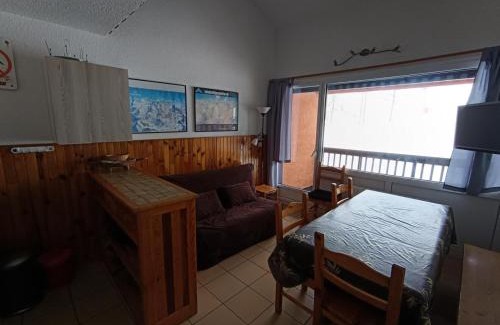 Montgenevre Apartamento | Résidence Ferme D'augustin - Batiment C - Grand duplex pour 6 personnes - Skis aux pieds MAE-8904