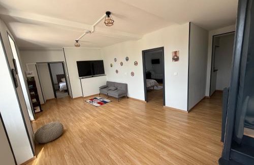 Saint-Parize-le-Chatel Casa | Résidence du commerce 4 étoiles