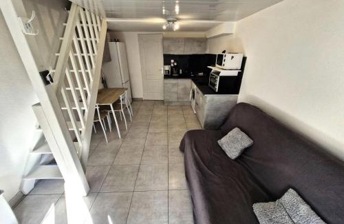 Port Leucate Villa | Résidence Hawai 1 - VILLA T1 MEZZ 4 couchages PORT LEUCATE. Réf: 7H1 444 MAE-1861