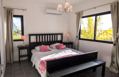 La Gaulette Apartamento | Hibiscus-Apartamento-Confortable-Baño con bañera-Vista a la laguna