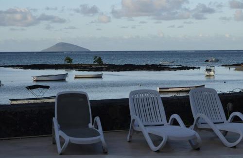 Grand Gaube Villa | Résidence Les Banians - Complexe privé en bord de mer avec piscine
