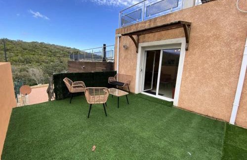 Ventiseri Apartamento | Résidence Tozza Alta - Magnifique T2 rez de villa vue Montagnes et maquis proche de la mer MAE-2614