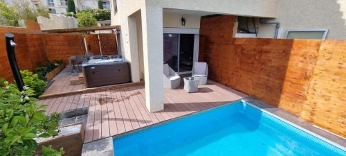 Cassis Apartamento | Rêves de vie, suite vue mer, grande piscine privée , spa privatif