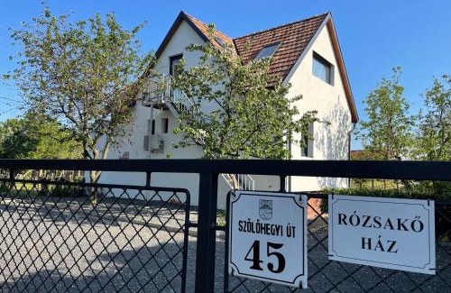 Badacsonytomaj Casa | Rózsakő Ház