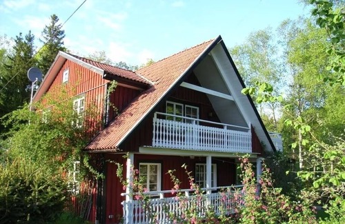 Urshult Casa | Rössvik-lillegard: Ihr Ferienhaus am Åsnen für Natur, Angeln & Sauna"