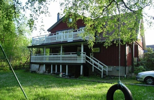 Urshult Casa | Rössvik-lillegard: Ihr Ferienhaus am Åsnen für Natur, Angeln & Sauna"
