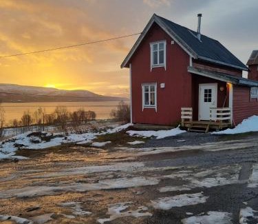 Lenvik Casa | Rødstua