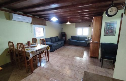 L'Escala Apartamento | RÚSTIC AMB PISCINA PRIVADA