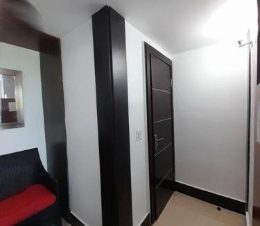 El Cangrejo Apartamento | R.1112 Estudio ejecutivo, privado con cocina y baño.