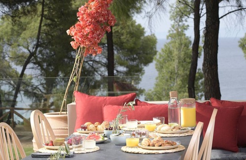 Chalkidona Villa | R 1319 Executive Suite with Outdoor Jacuzzi