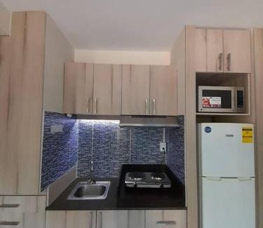 El Cangrejo Apartamento | R.504 Hermoso estudio, con cocina y baño privado.
