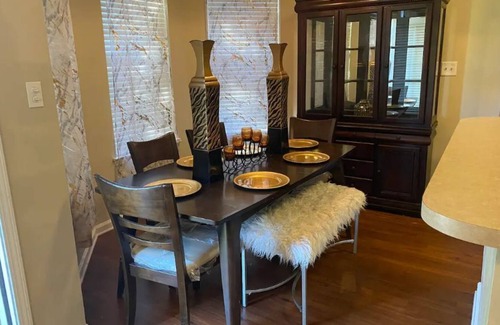 Ellendale Casa | R.A.W Relax and Wine Luxury Rentals