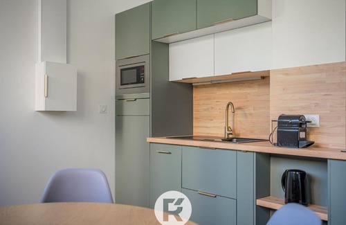 Quartier Exposition-Bajatiere Apartamento | R'Apparts T2 Simply Beautiful