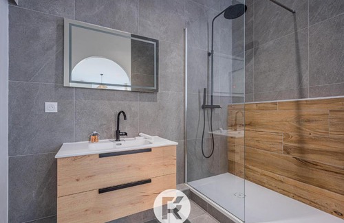 Quartier Exposition-Bajatiere Apartamento | R'Apparts T2 Simply Beautiful