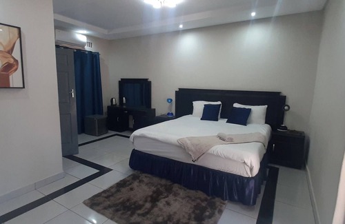 Kasane Casa | R&H Guest House