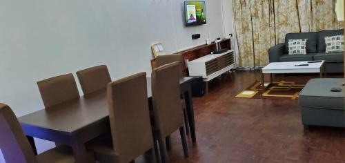 Cathedral Hill Apartamento | R.KAWIMBE FURNISHED APARTMENTS