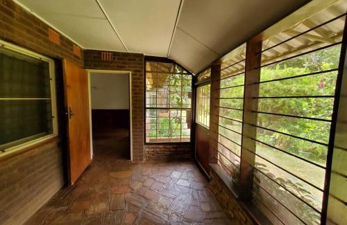 Cathedral Hill Apartamento | R.KAWIMBE FURNISHED APARTMENTS