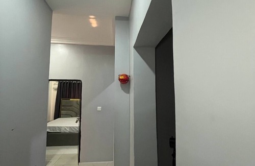 Abuja Cabina | R-Oak Hotels and Apartments