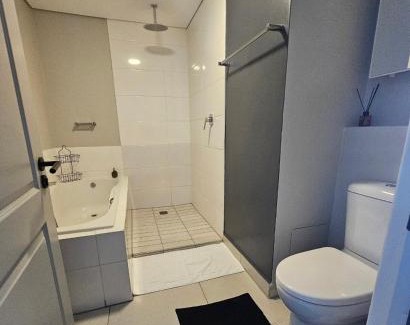 Trawal Apartamento | R&R at Summerview