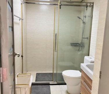 Paranaque Hotel | R&R Entire Rental Unit