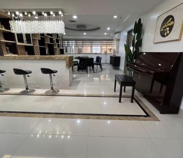 Paranaque Hotel | R&R Entire Rental Unit