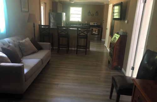 Braselton Casa | R/R in the country. Minutes away from downtown, family park, & high speed racing