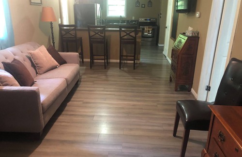 Braselton Casa | R/R in the country. Minutes away from downtown, family park, & high speed racing