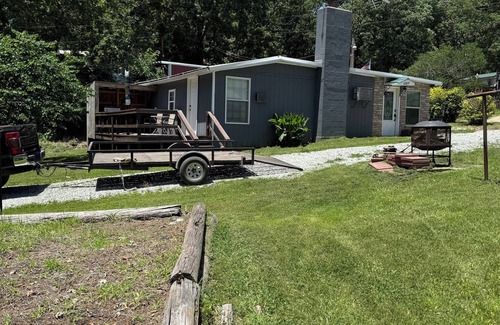 Wyandotte Cabaña | R&R Retreat w/Lake Access. Grand Lake Grove, OK