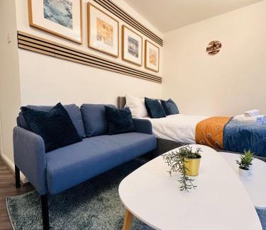 Cradley Casa | R1 - En-suite Private Room in Birmingham House - Quinton