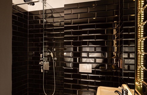 Haaleiti Casa | R13 A Townhouse Hotel - Run Of House Room