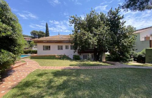Segur de Calafell Apartamento | R161 Villa França 2 piscinas, jardín, tenis