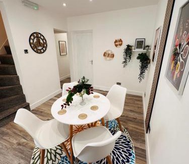 Birmingham Casa | R2 - Newly renovated Luxury Private En-Suite Room in Harborne Park Road - Birmingham