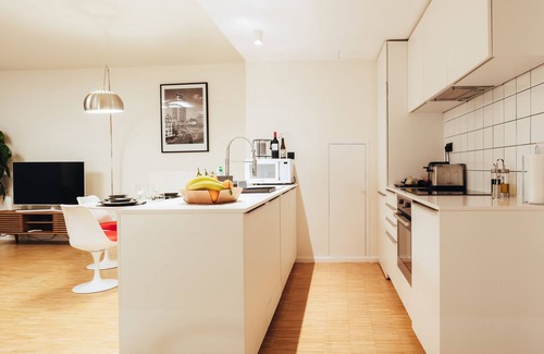 Saint-Josse-ten-Noode Apartamento | R213 - Urban Skyline Escape w/ Lovely Terrace