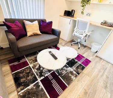 Birmingham Casa | R3 - Newly renovated luxury Private En-Suite Room in Harborne Park Road - Birmingham
